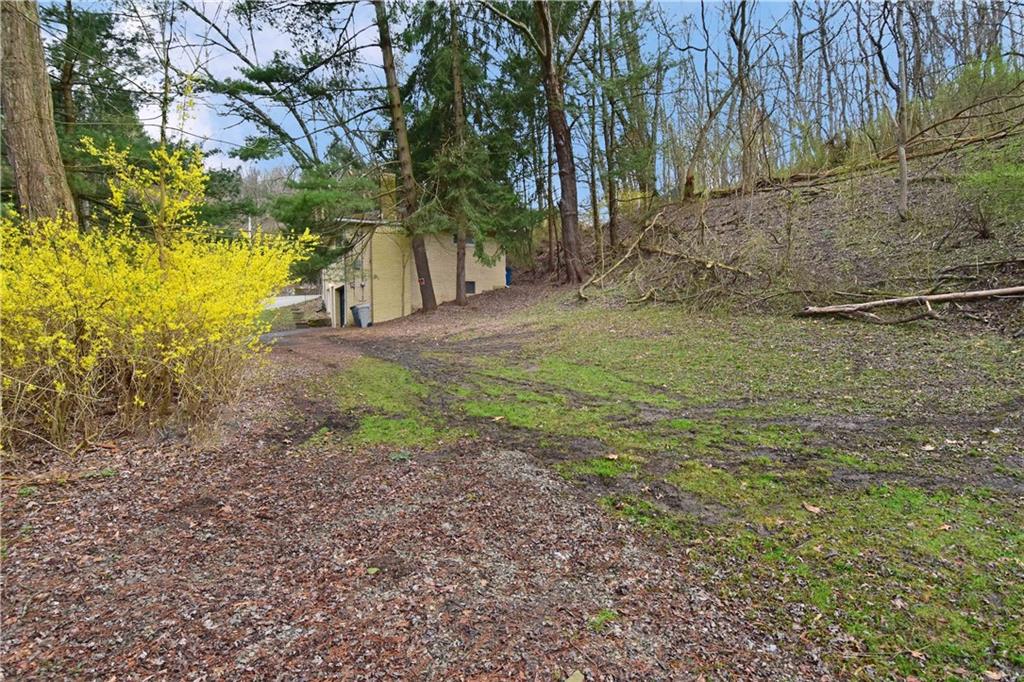 921 Geyer Road Pittsburgh, PA 15209 - Photo 24 of 27 Gallery Image 24