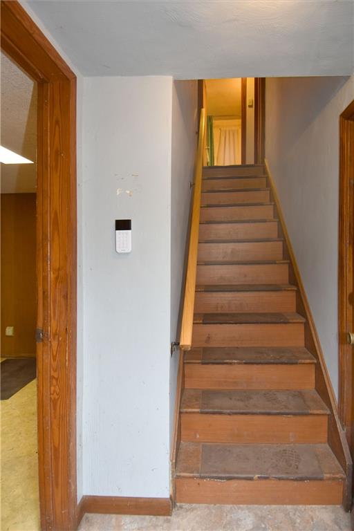 921 Geyer Road Pittsburgh, PA 15209 - Photo 6 of 27 Gallery Image 6