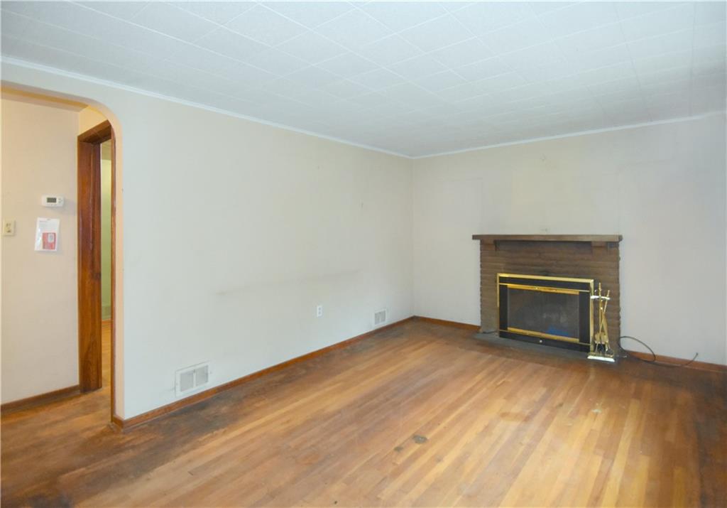 921 Geyer Road Pittsburgh, PA 15209 - Photo 7 of 27 Gallery Image 7