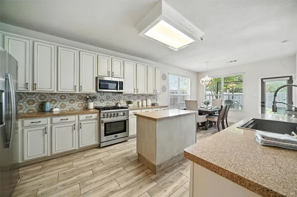 $484,500 | 24214 Pine Canyon Falls Circle, Tomball, TX 77375