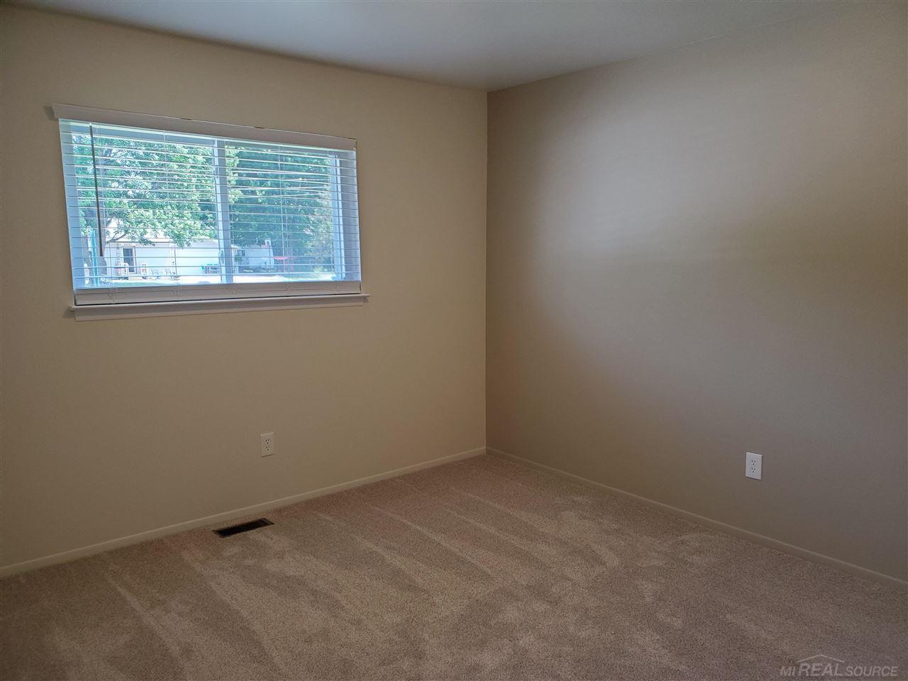 28456 Cotton Road New Baltimore, MI 48047 - Photo 25 of 39 50044683-24.JPG