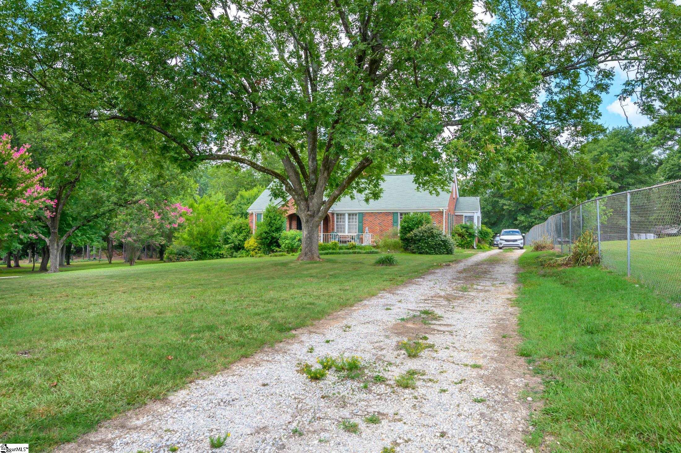 5620 Augusta Road Greenville, SC 29605 - Photo 3 of 36 Gallery Image 3