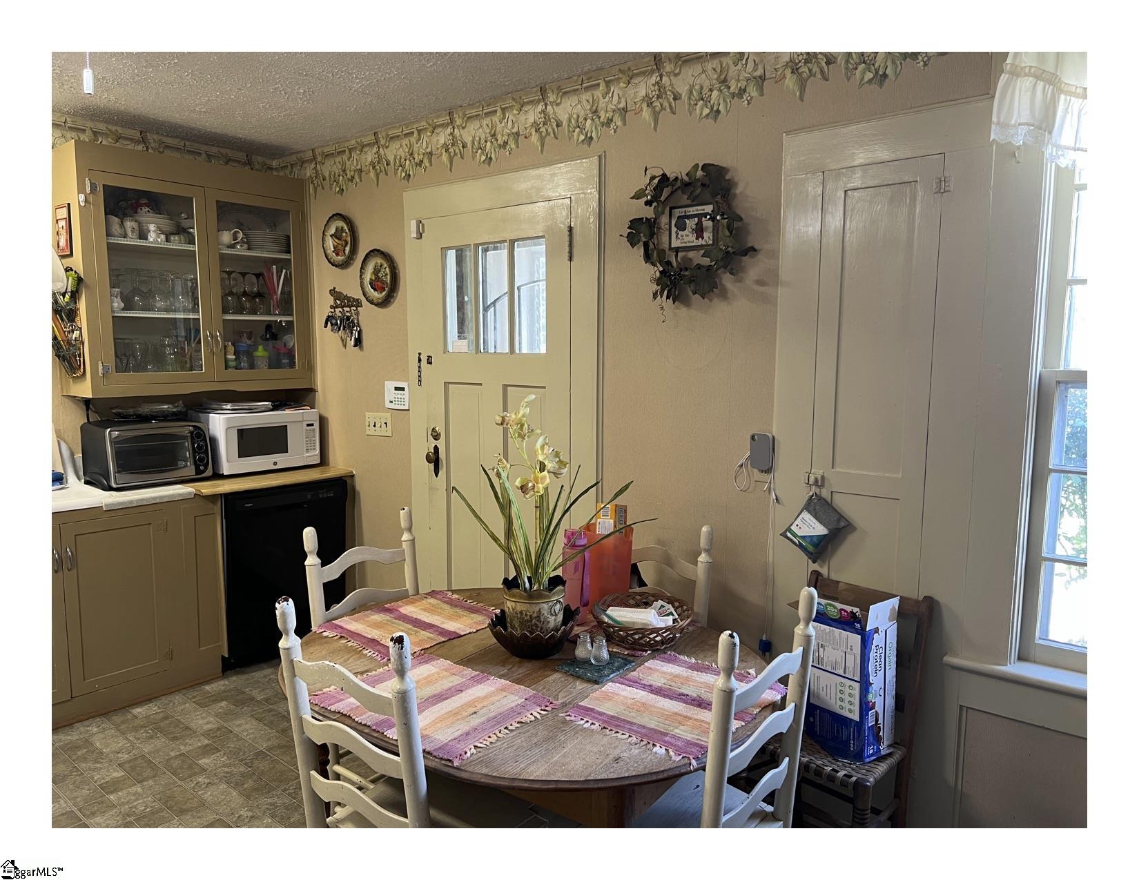 5620 Augusta Road Greenville, SC 29605 - Photo 4 of 36 Gallery Image 4