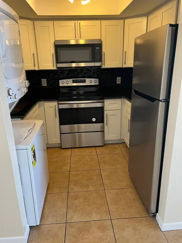 $1,175 | 837 Hickory Street, Unit 1, Melbourne, FL 32901