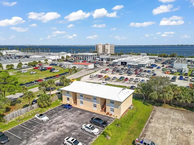 $1,175 | 837 Hickory Street, Unit 1, Melbourne, FL 32901