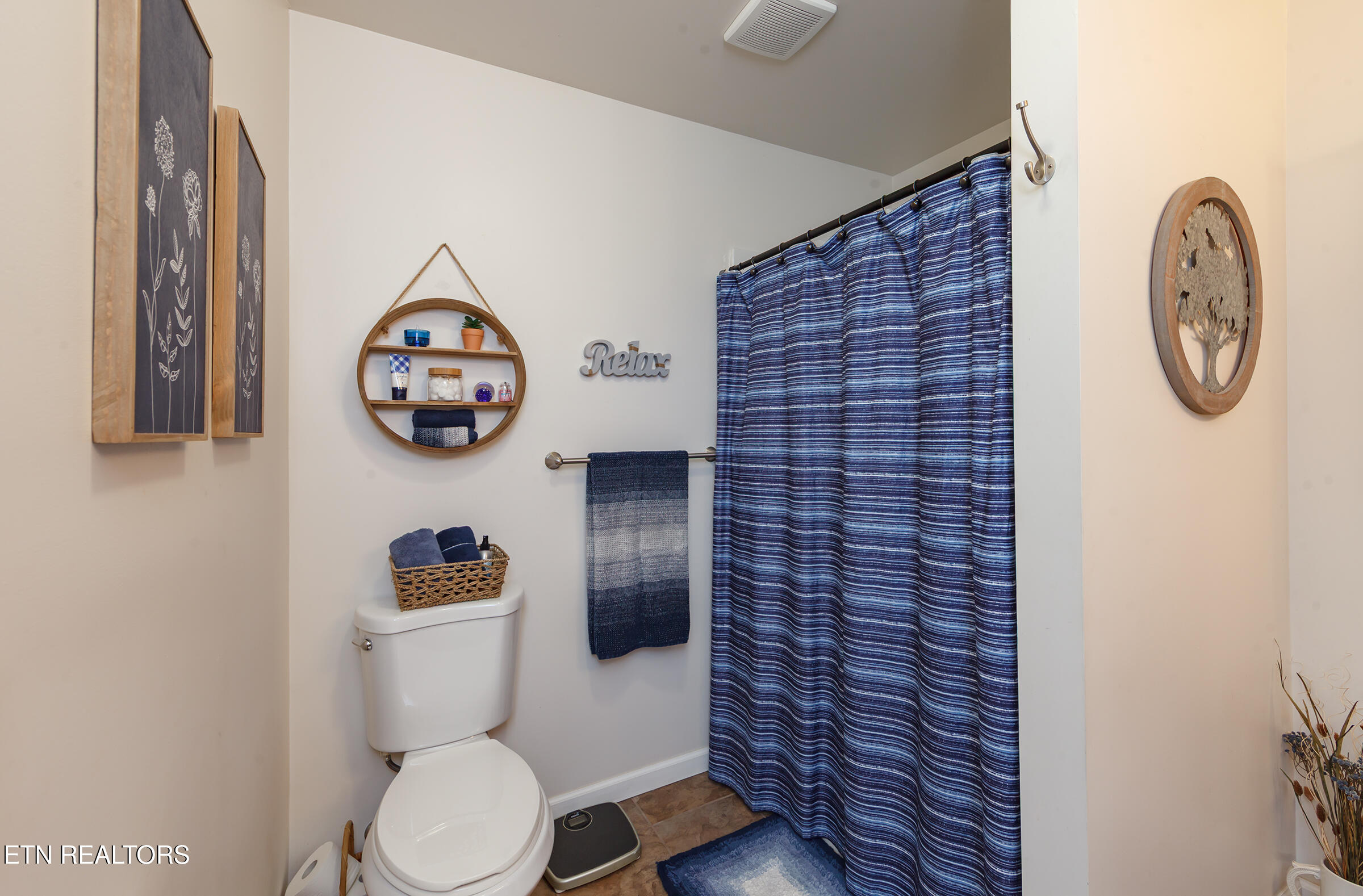 1505 Indian Warpath Road Sevierville, TN 37876 - Photo 16 of 60 16 primary bath 2