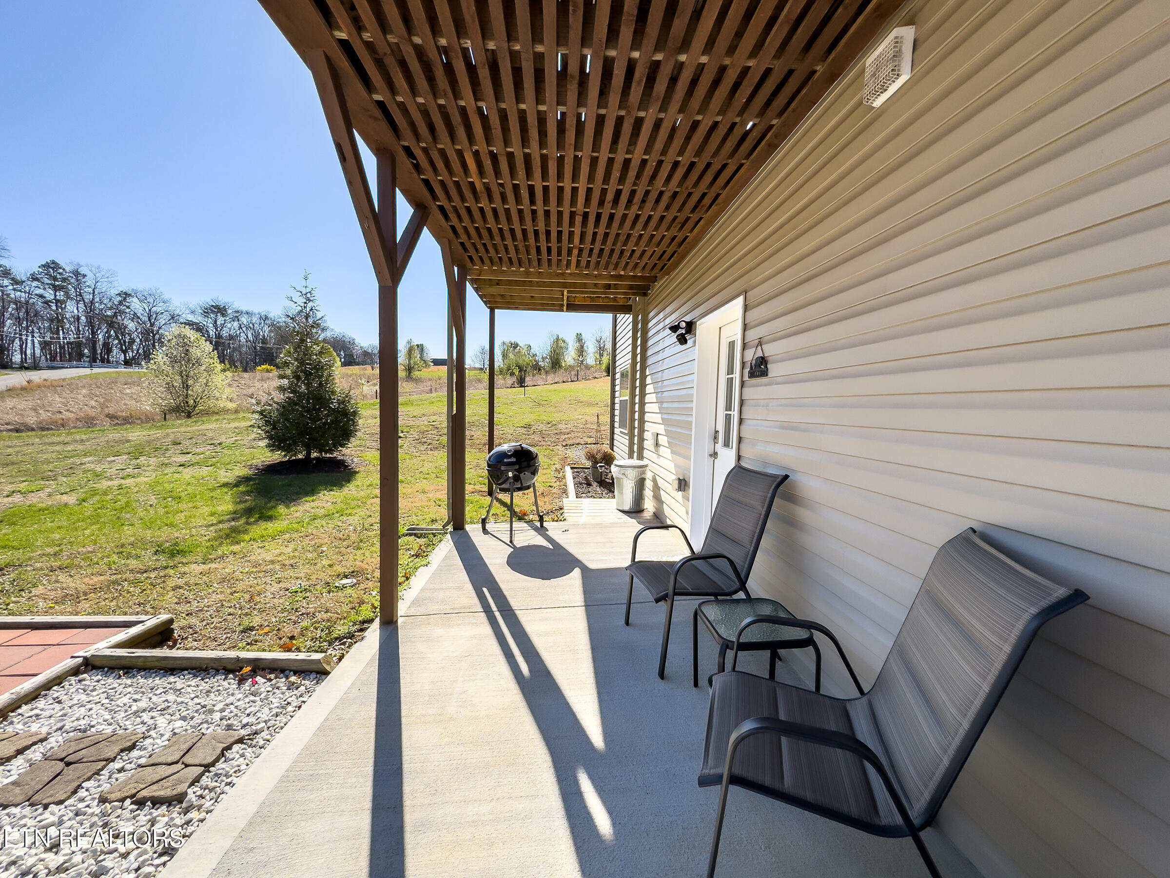 1505 Indian Warpath Road Sevierville, TN 37876 - Photo 25 of 60 25 lower deck