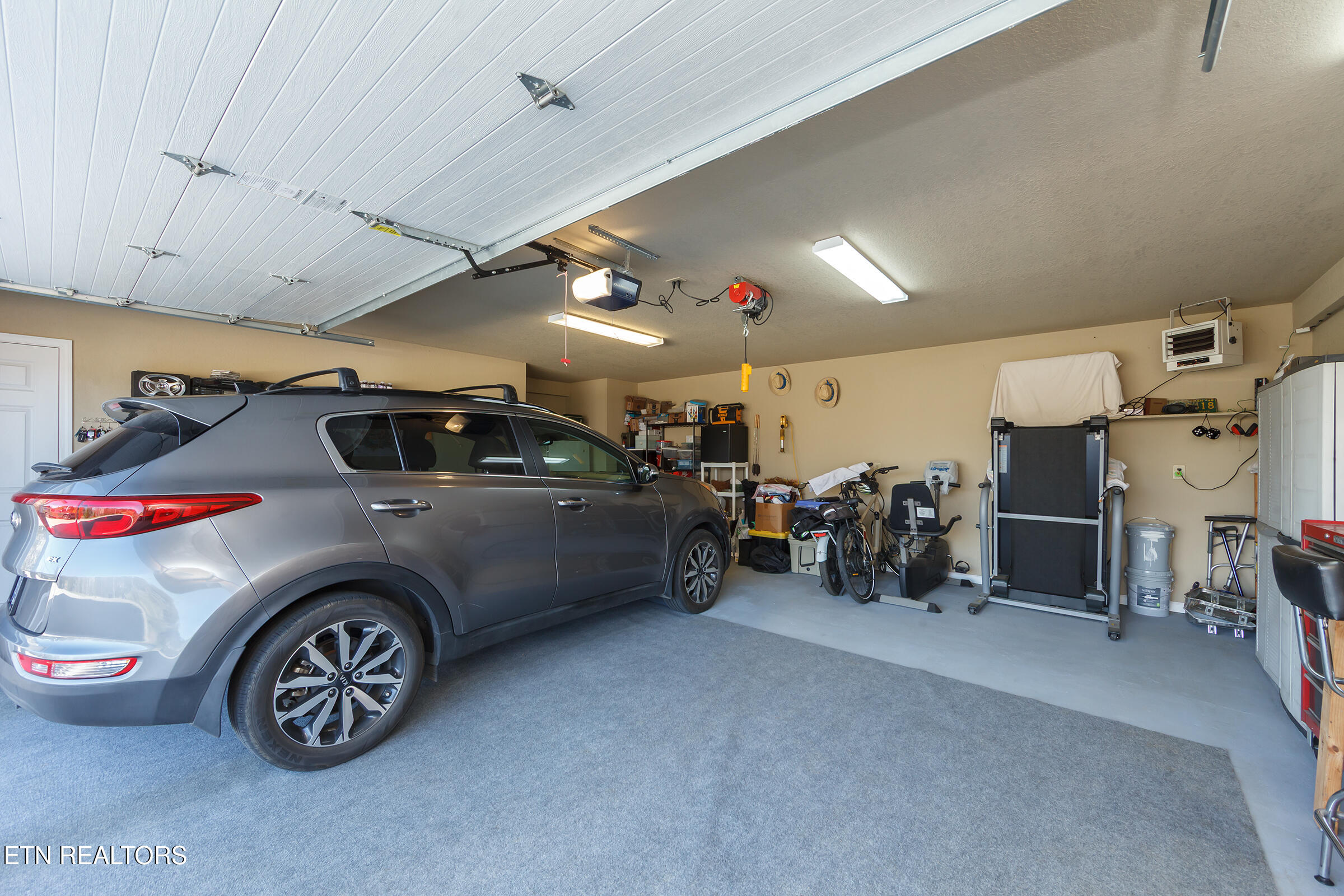1505 Indian Warpath Road Sevierville, TN 37876 - Photo 38 of 60 38 garage