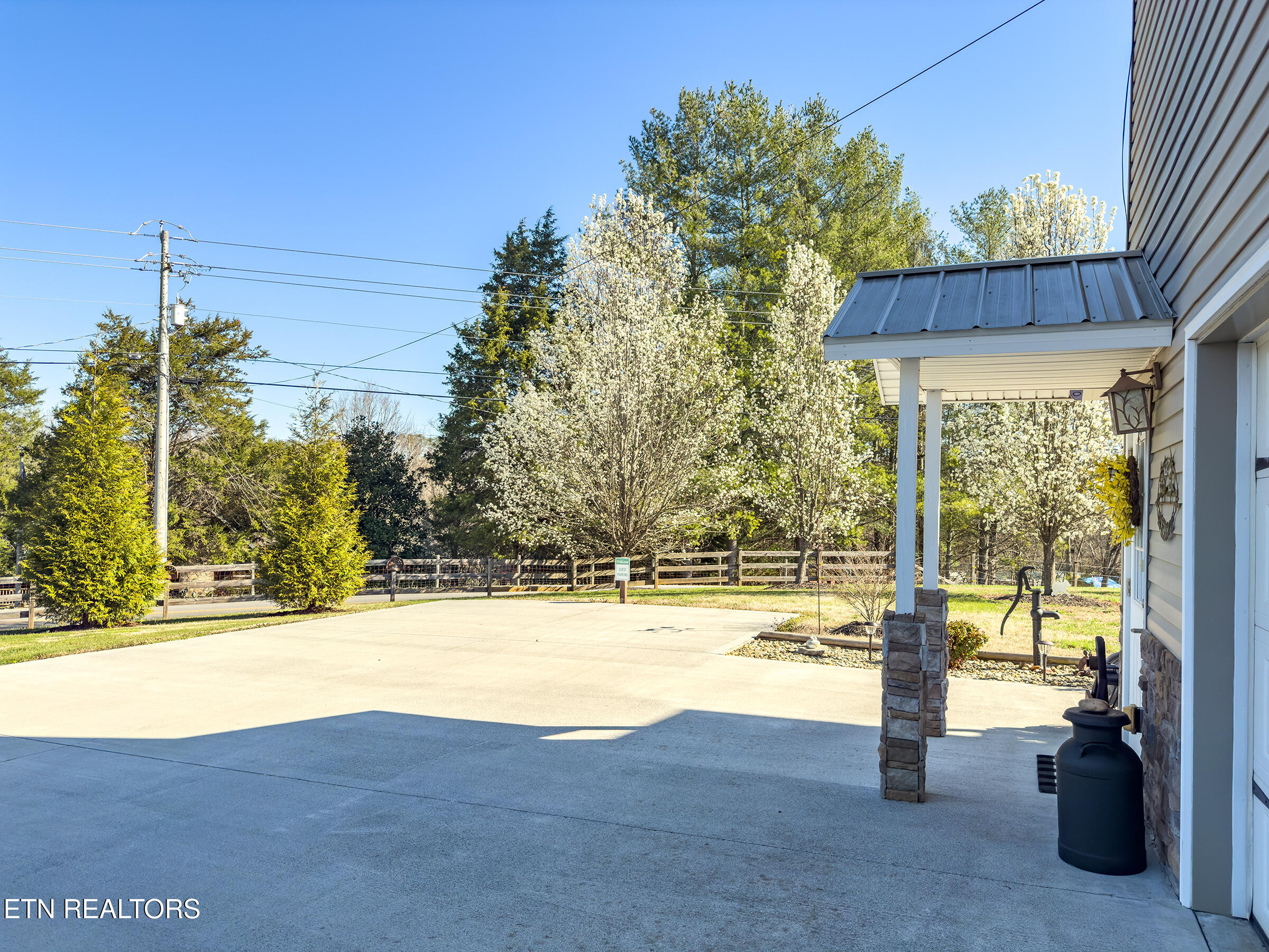 1505 Indian Warpath Road Sevierville, TN 37876 - Photo 57 of 60 57 side of home 2
