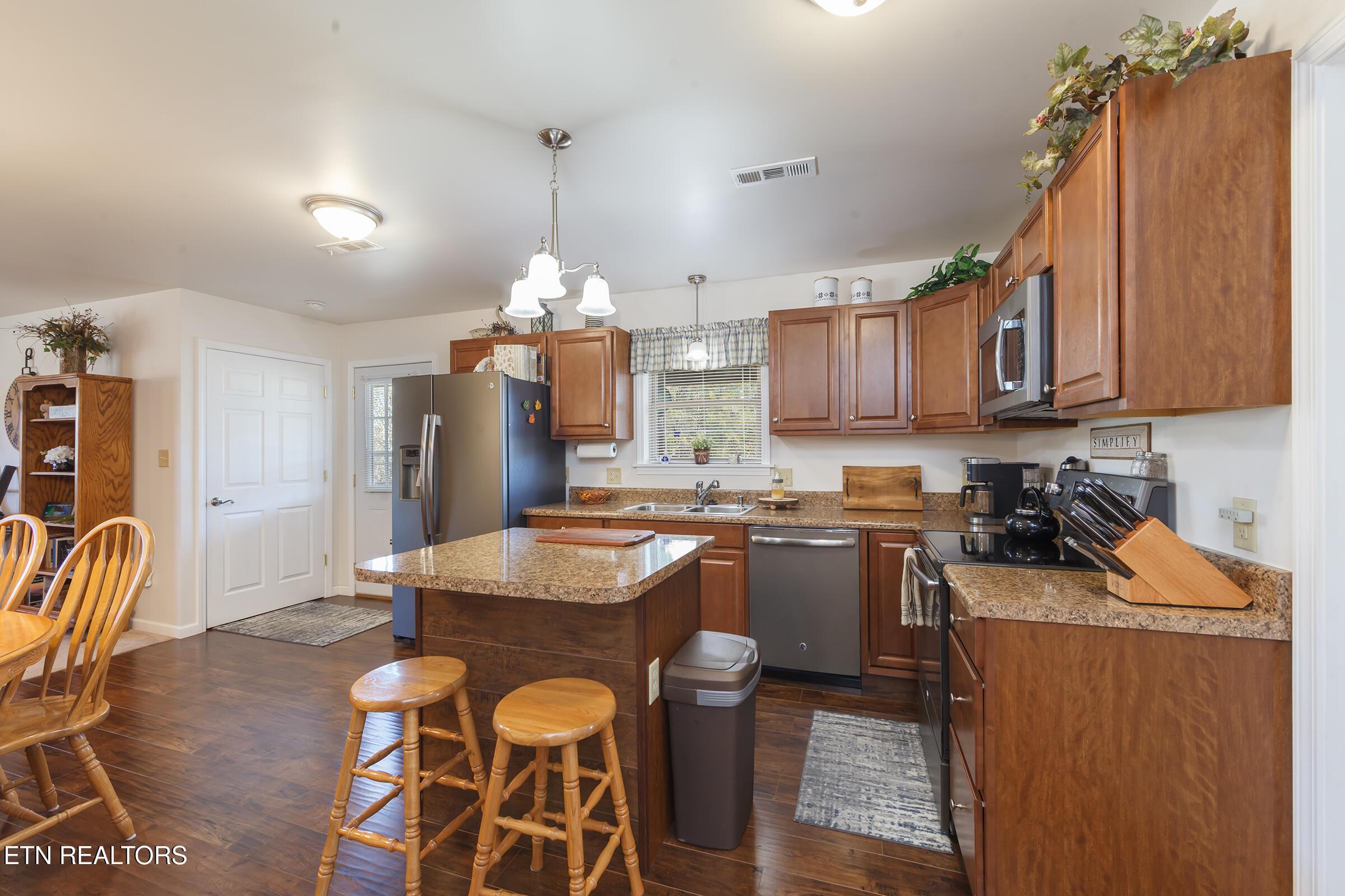 1505 Indian Warpath Road Sevierville, TN 37876 - Photo 7 of 60 7 kitchen 3