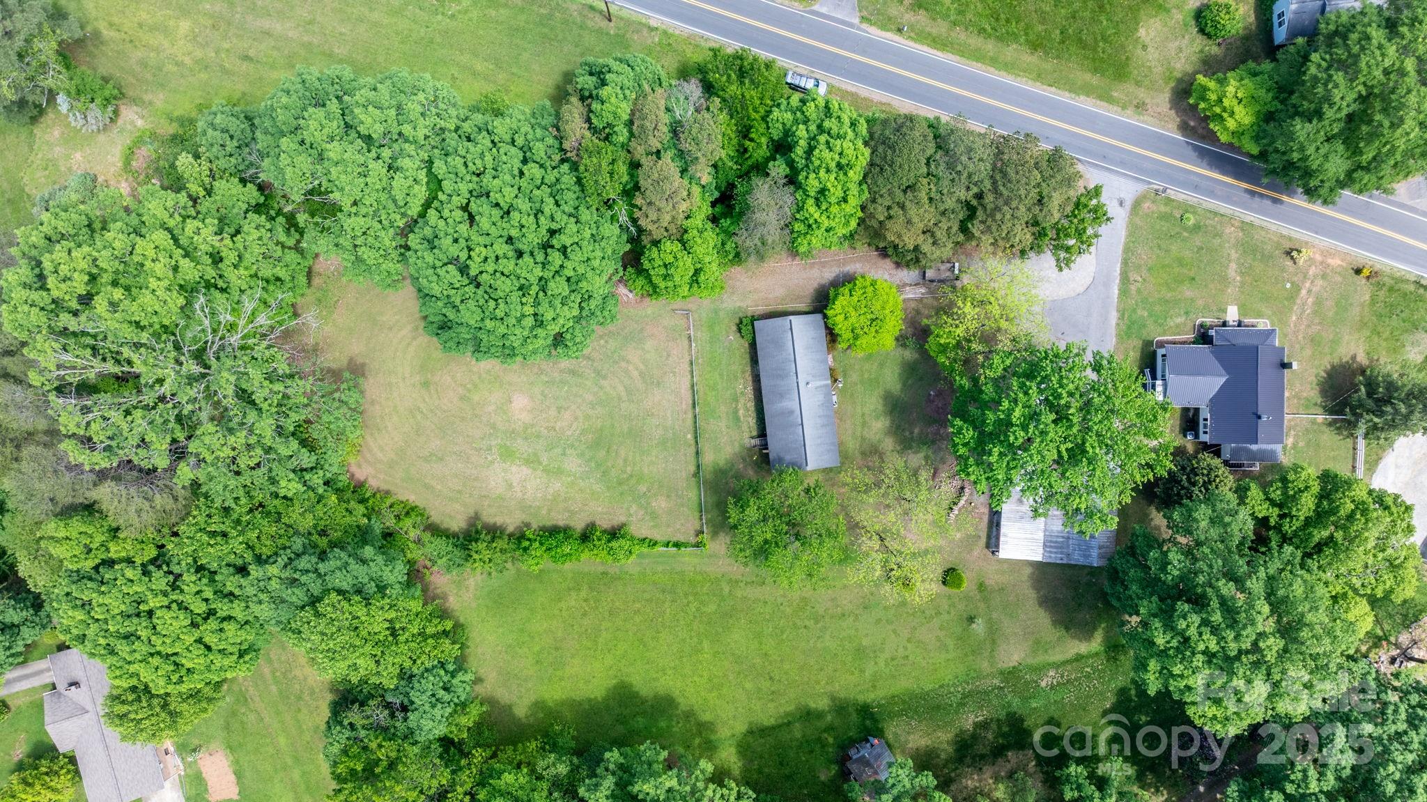 1826 Walt Arney Road Lenoir, NC 28645 - Photo 22 of 40 an outdoor view of garden
