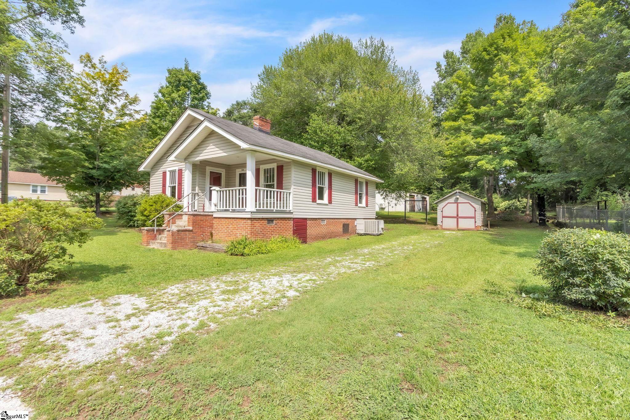 704 Slater Road Marietta, SC 29661 - Photo 2 of 25