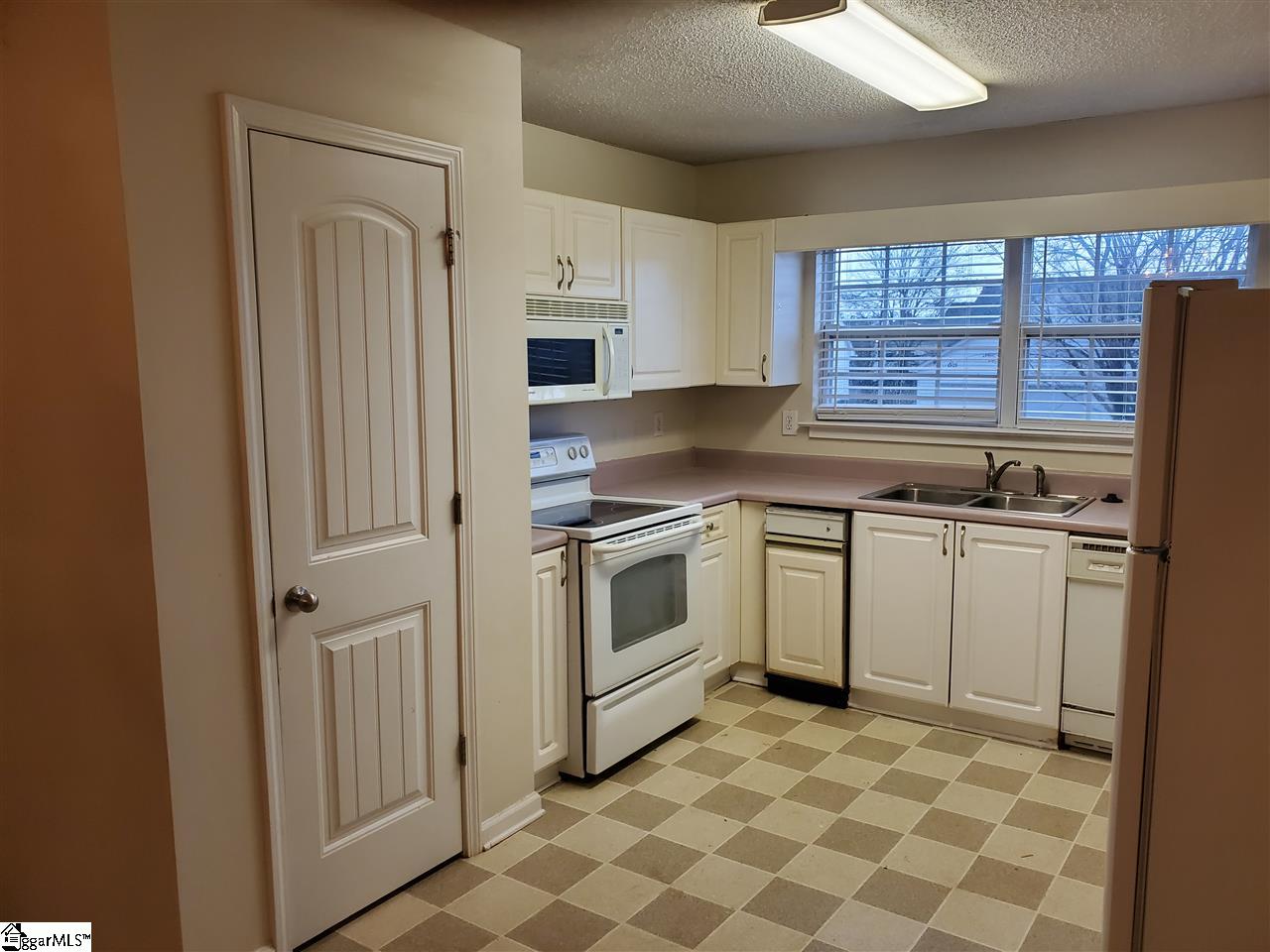 427 Riverside Chase Circle Greer, SC 29650 - Photo 7 of 22