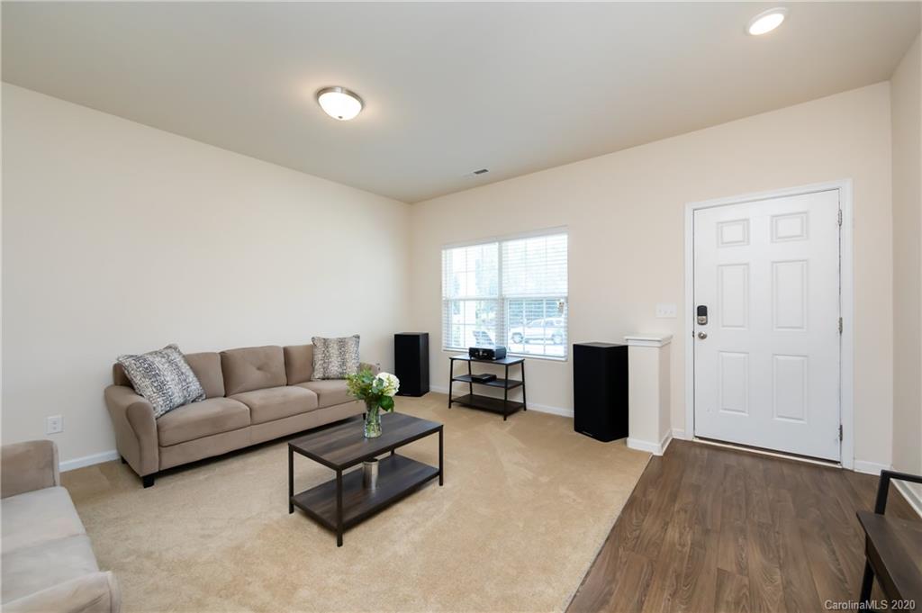 9627 Weikert Road Charlotte, NC 28215 - Photo 5 of 34 Gallery Image 5
