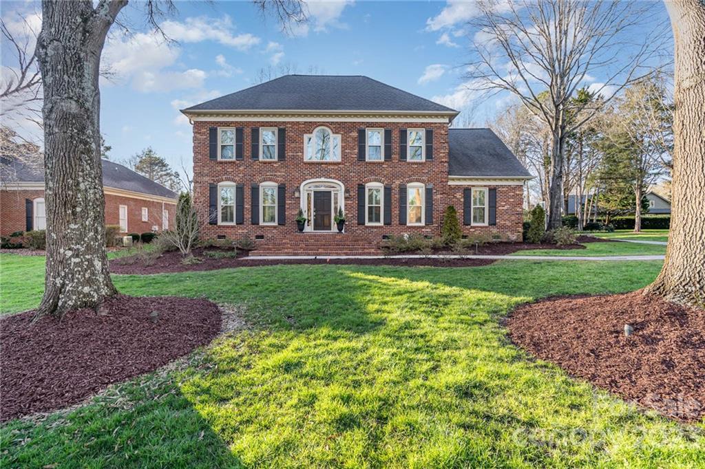 3014 Foxridge Road Charlotte, NC 28226 - Photo 1 of 44 Gallery Image 1