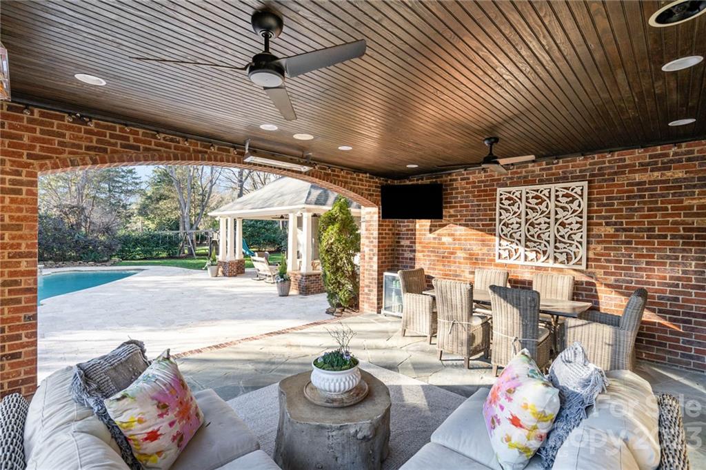 3014 Foxridge Road Charlotte, NC 28226 - Photo 18 of 44 Gallery Image 18