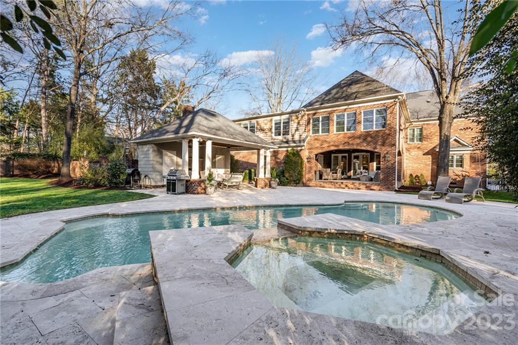 3014 Foxridge Road Charlotte, NC 28226 - Photo 3 of 44 Gallery Image 3