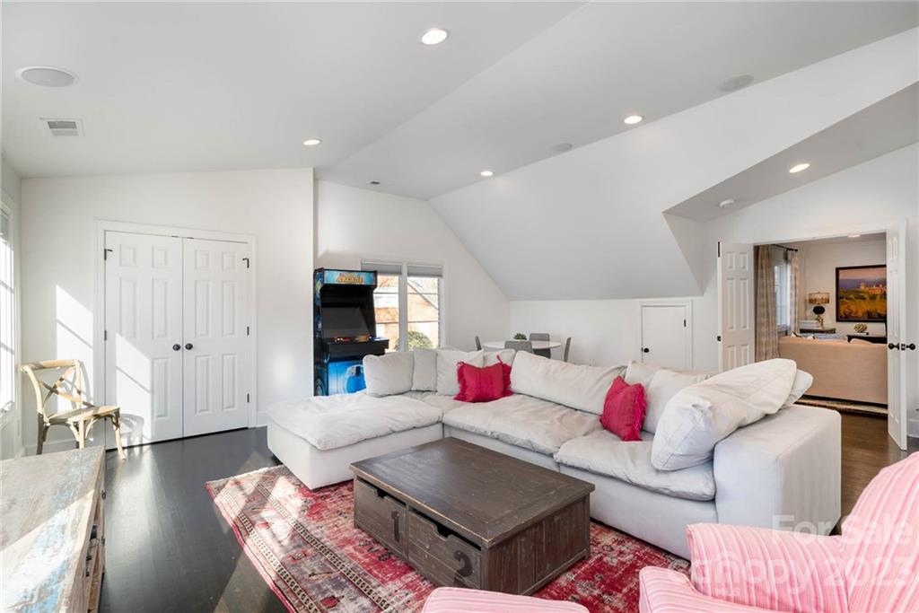 3014 Foxridge Road Charlotte, NC 28226 - Photo 37 of 44 Gallery Image 37