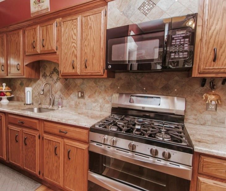 142 Friendly Road Cranston, RI 02910 - Photo 12 of 28
