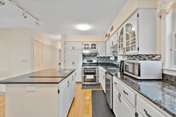 $600,000 | 111 Red Oak Drive, Colchester, VT 05446