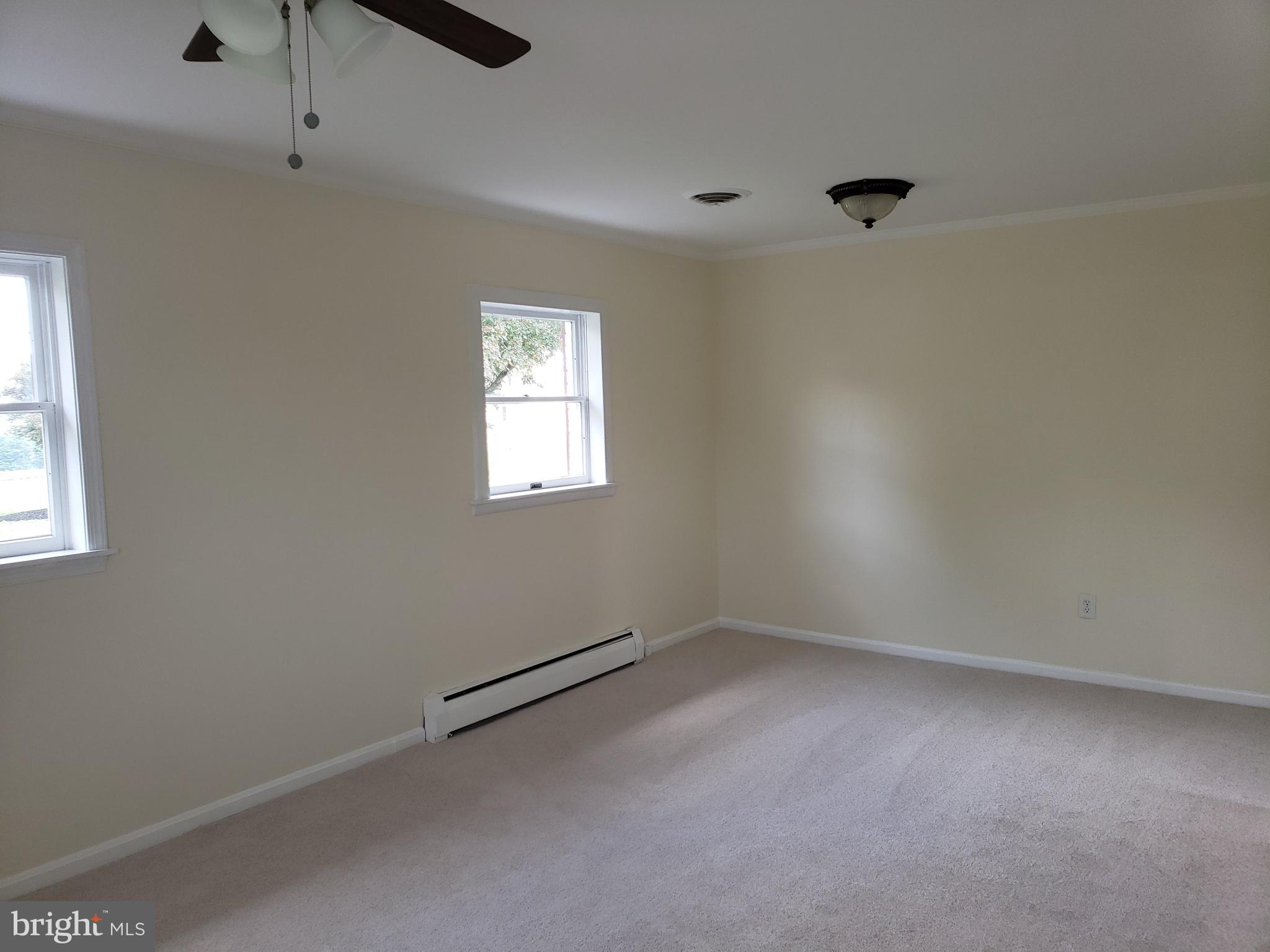 22812 Wildcat Road Gaithersburg, MD 20882 - Photo 18 of 40 Main Level Front Bedroom
