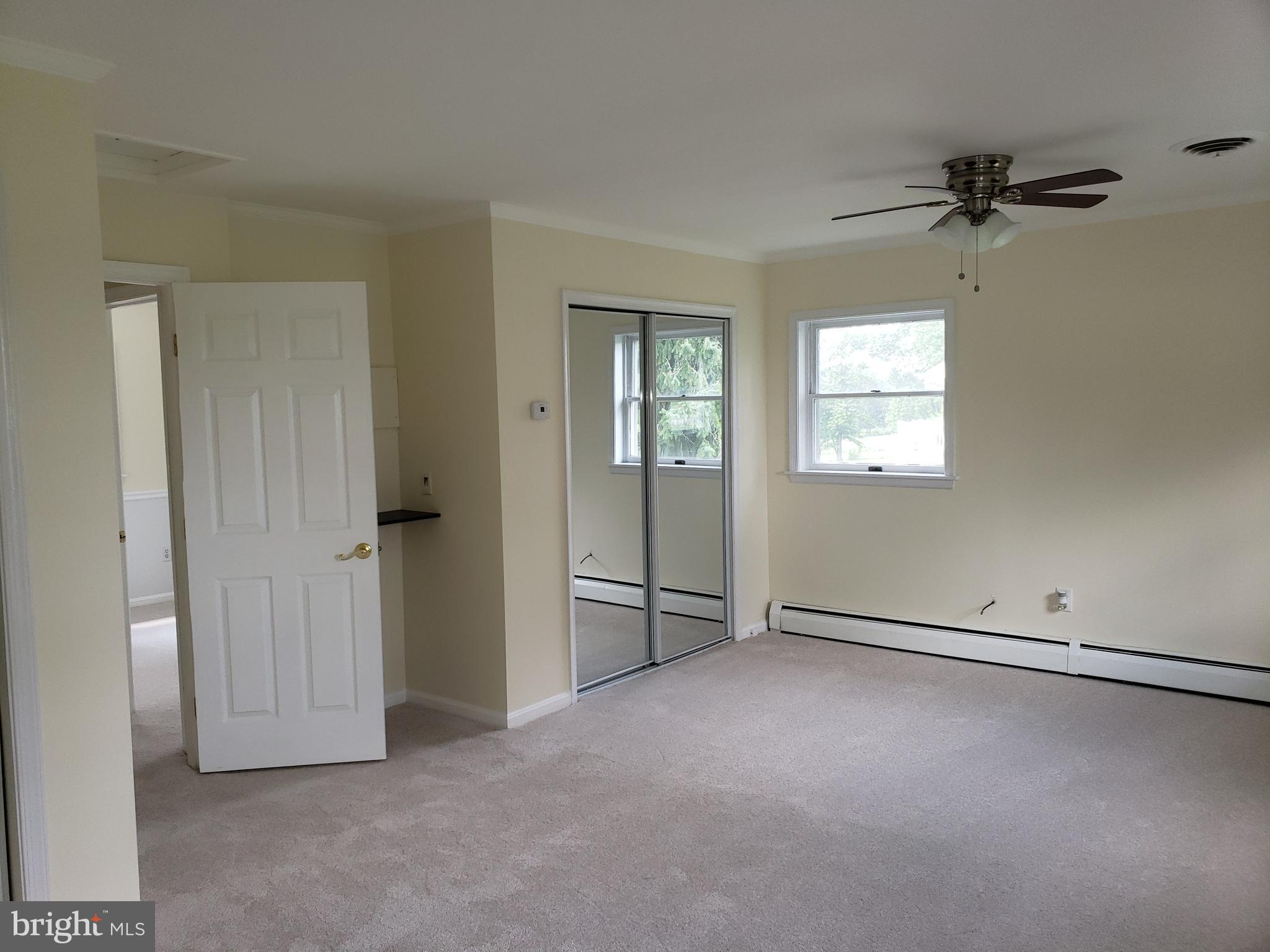 22812 Wildcat Road Gaithersburg, MD 20882 - Photo 19 of 40 Main Level Front Bedroom