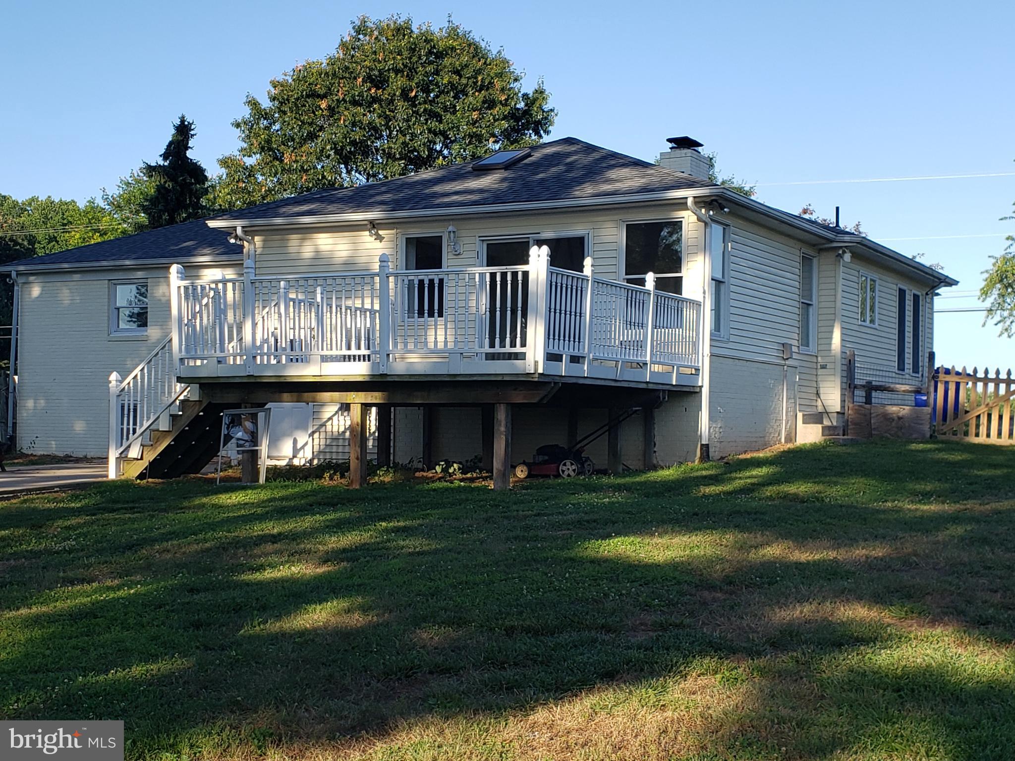 22812 Wildcat Road Gaithersburg, MD 20882 - Photo 3 of 40 Rear Deck View