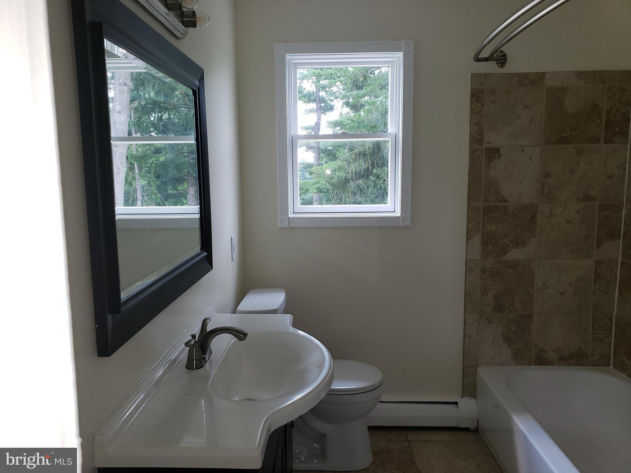 22812 Wildcat Road Gaithersburg, MD 20882 - Photo 22 of 40 Main Level Full Bath
