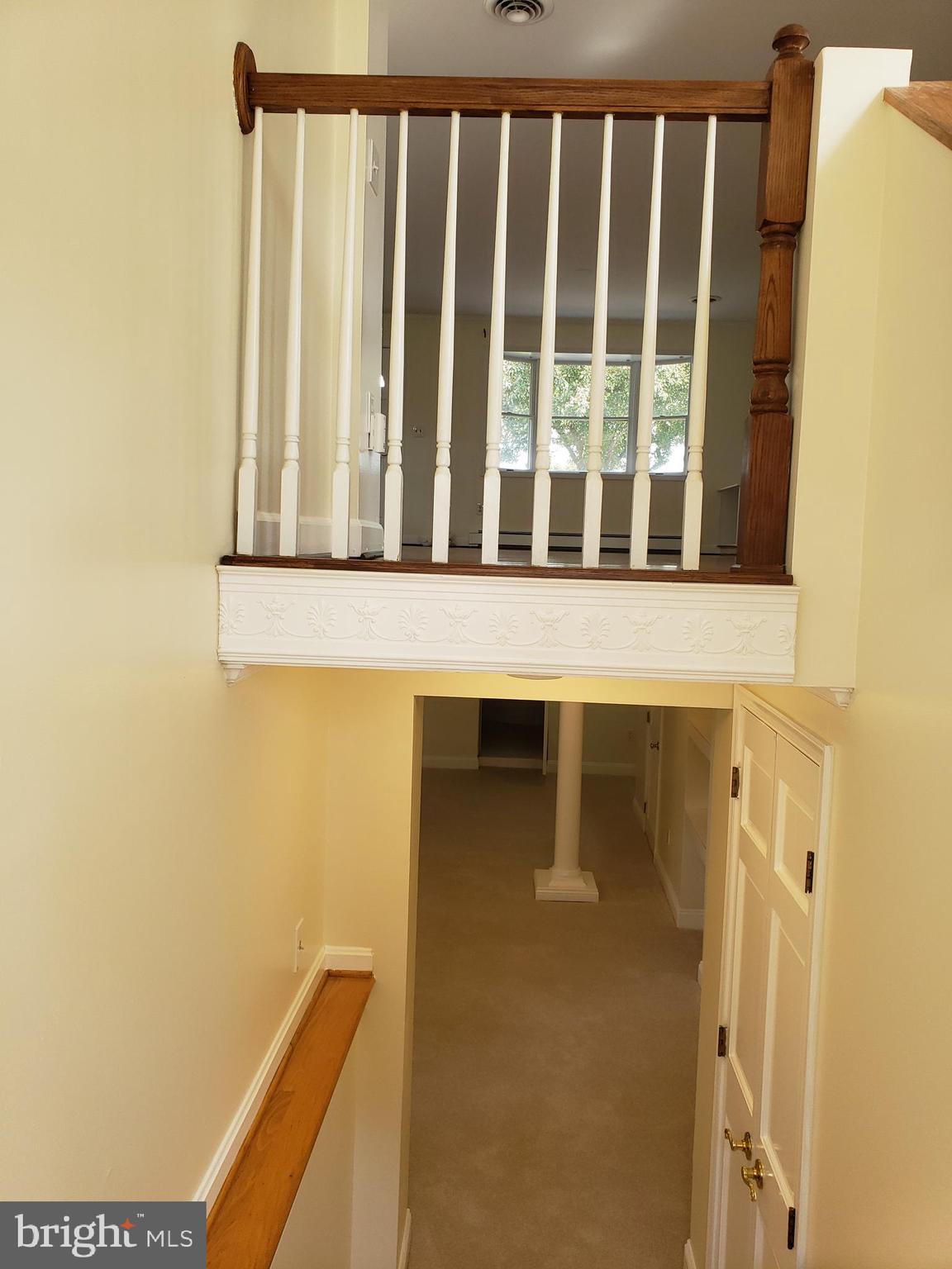 22812 Wildcat Road Gaithersburg, MD 20882 - Photo 24 of 40 Split Level Stairs