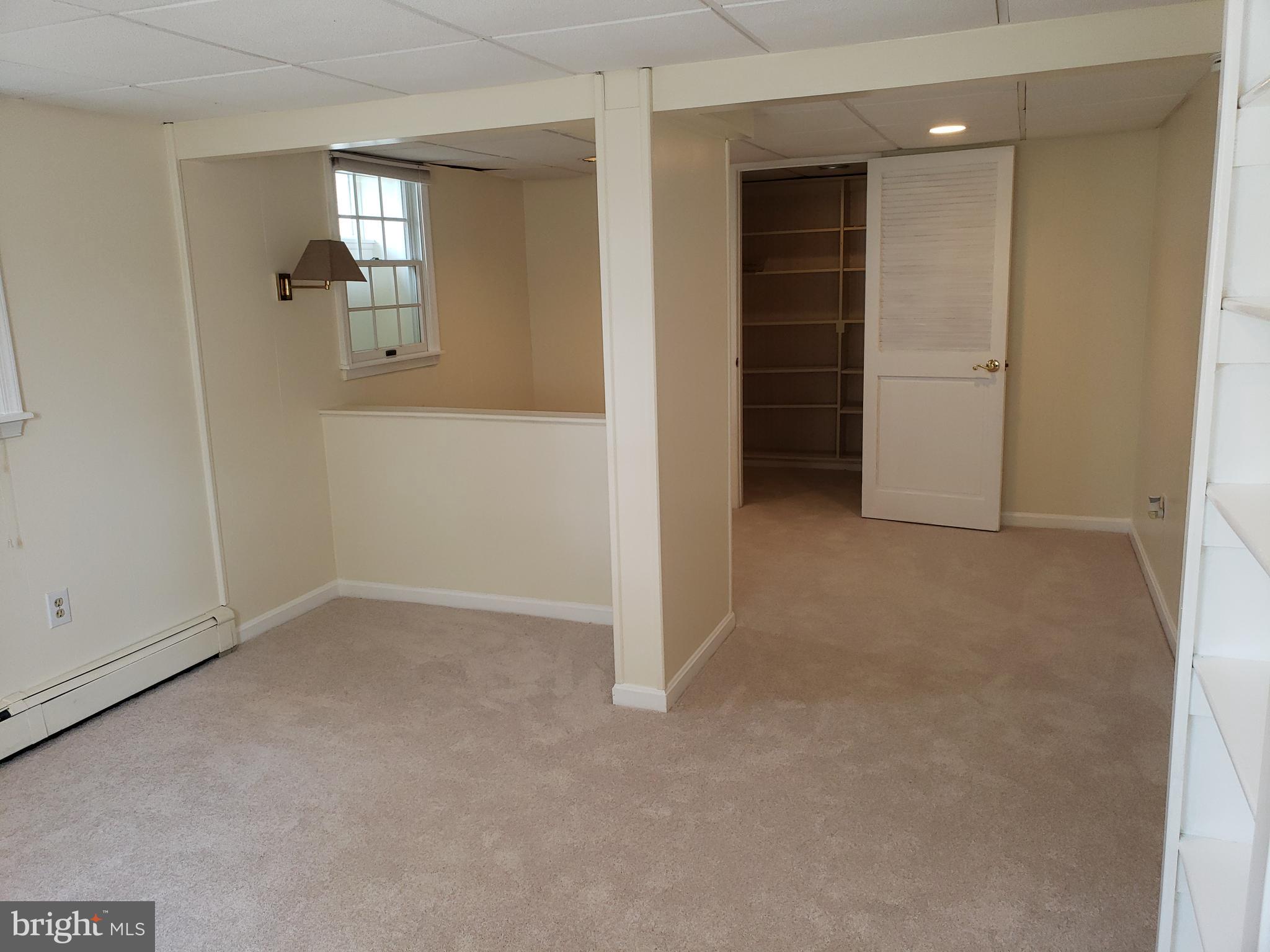 22812 Wildcat Road Gaithersburg, MD 20882 - Photo 29 of 40 Lower Level Bed Room