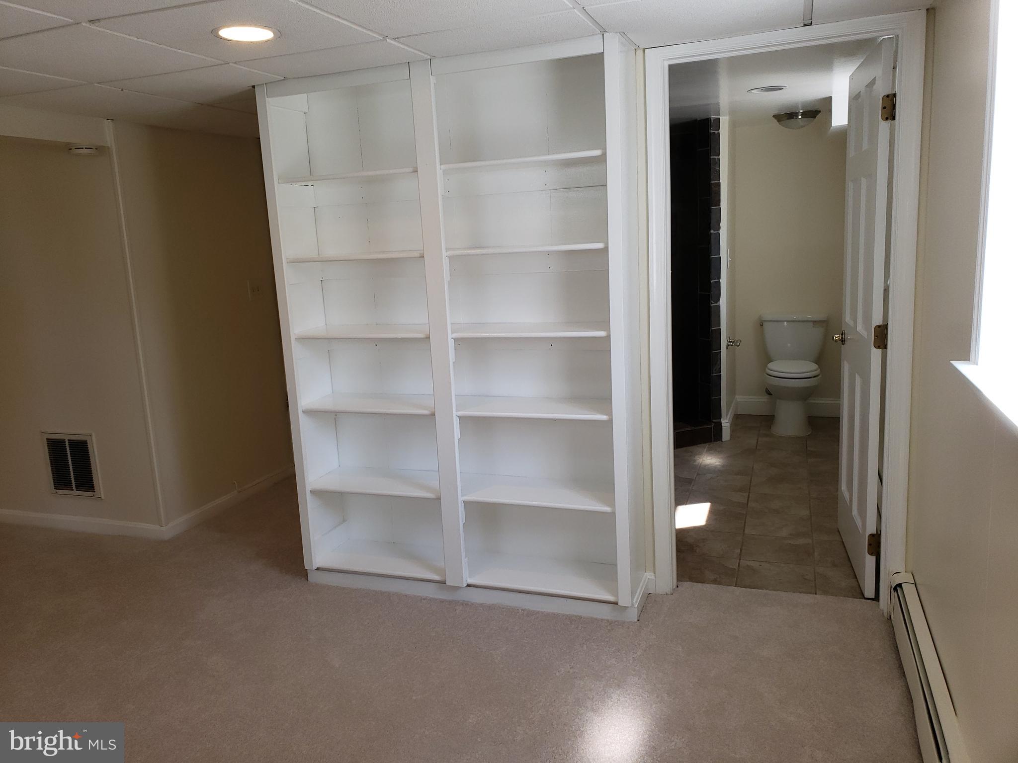 22812 Wildcat Road Gaithersburg, MD 20882 - Photo 31 of 40 Lower Level Bedroom