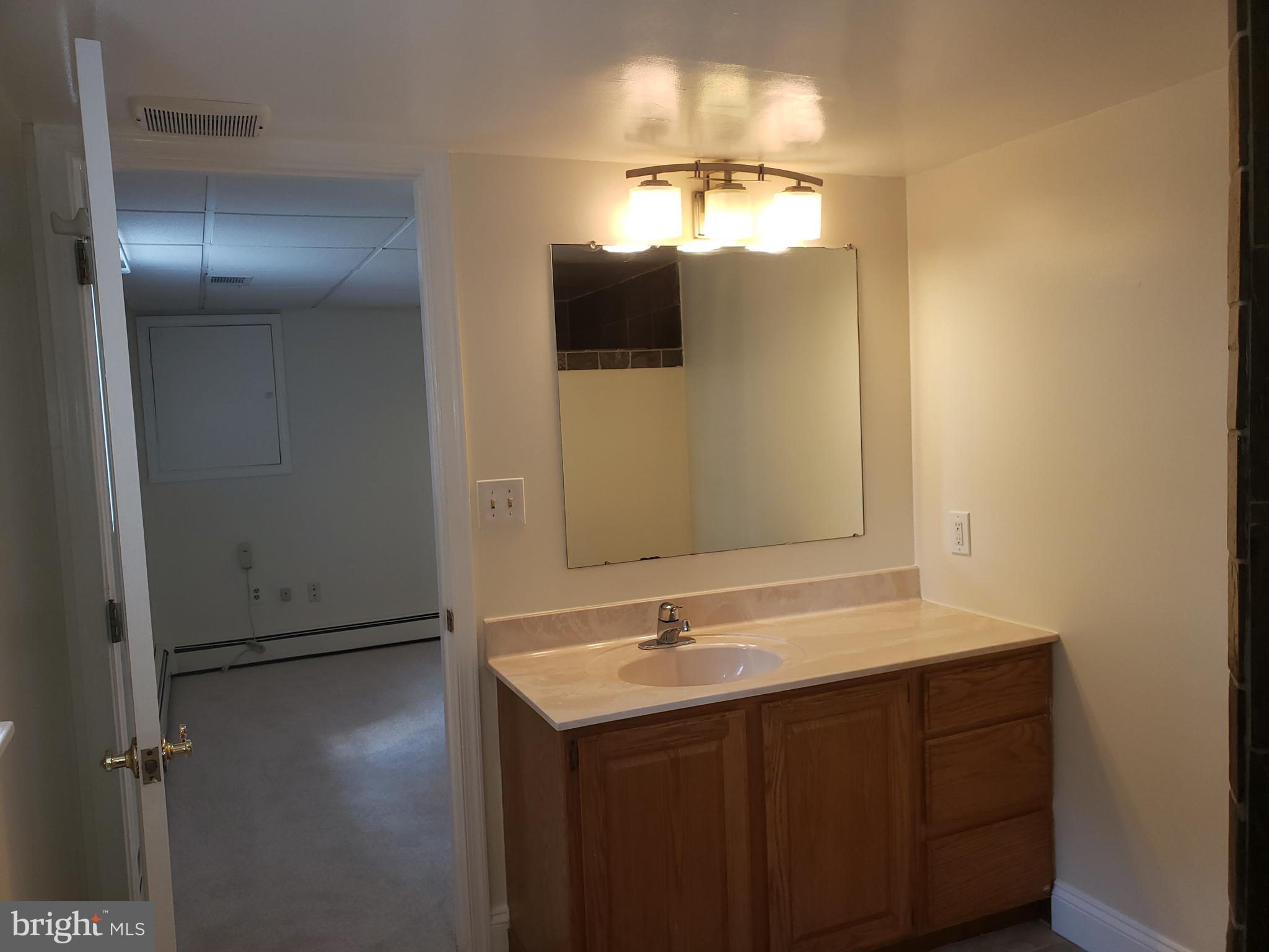22812 Wildcat Road Gaithersburg, MD 20882 - Photo 36 of 40 Lower Level Bathroom