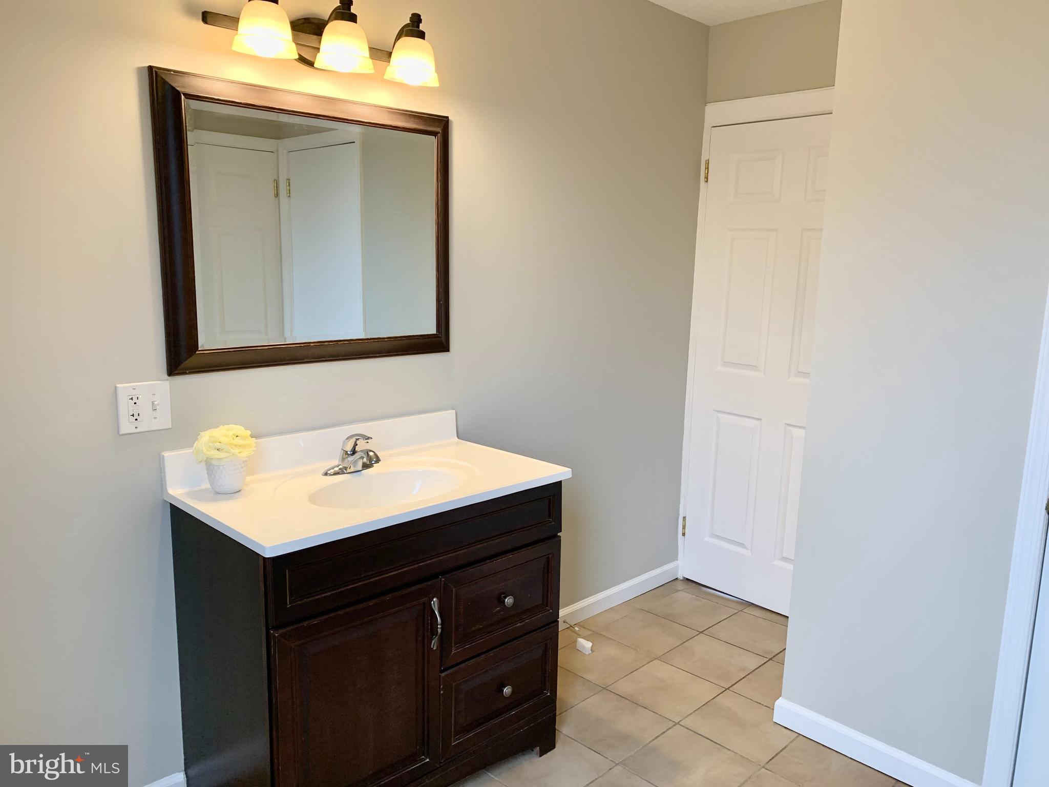1725 Cemetery Road York, PA 17408 - Photo 6 of 16 Gallery Image 6