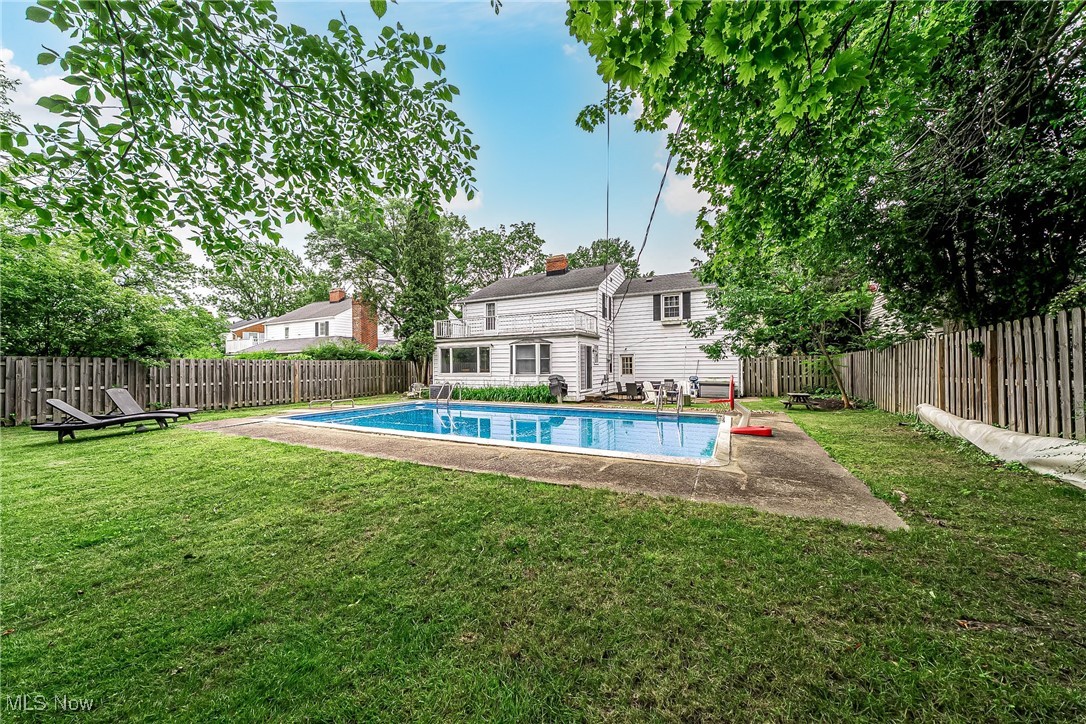 23877 Duffield Road Shaker Heights, OH 44122 - Photo 34 of 36 Pool