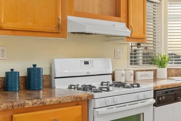 $305,000 | 1600 East Vista Way, Unit 21, Vista, CA 92084