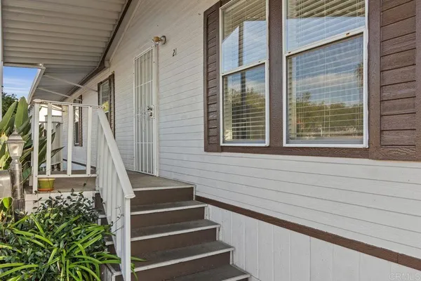 $305,000 | 1600 East Vista Way, Unit 21, Vista, CA 92084