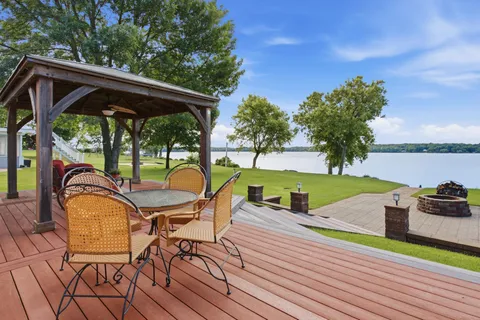 $625,000 | 4631 141st Avenue Northeast, Spicer, MN 56288