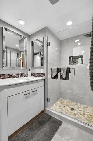 $5,000 | 13 Southport Lane, Unit F, Boynton Beach, FL 33436