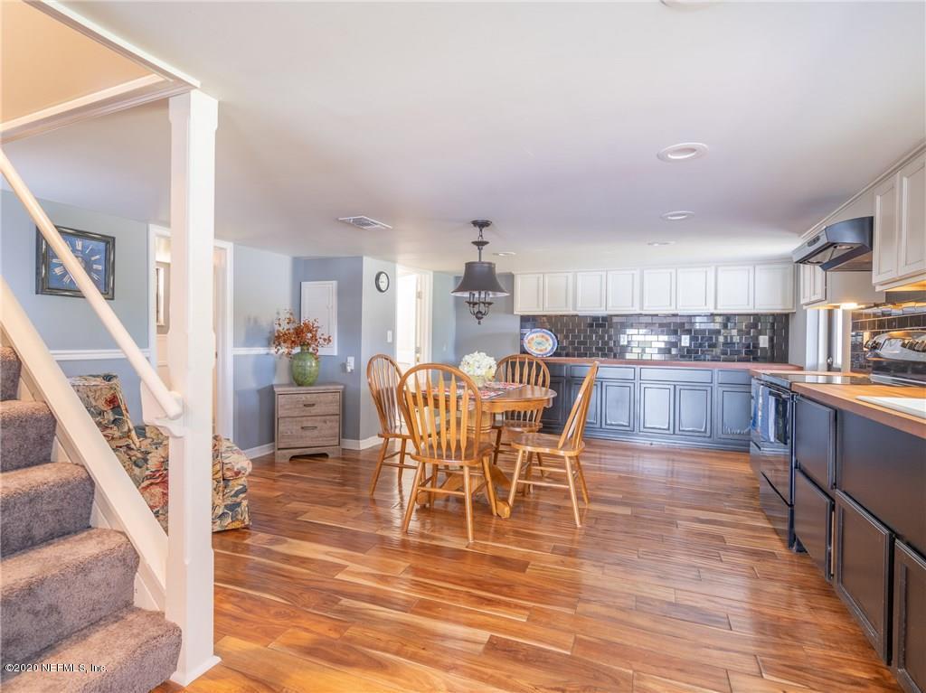 85500 Avant Road Yulee, FL 32097 - Photo 8 of 16 Dining in Kitchen