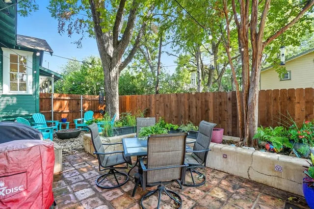 a view of garden with patio