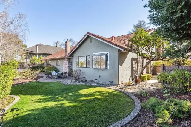 $1,195,000 | 14 Jefferson Court, Novato, CA 94947