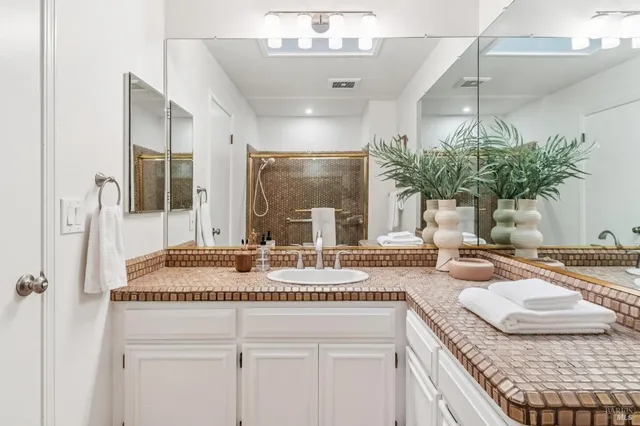 $1,195,000 | 14 Jefferson Court, Novato, CA 94947