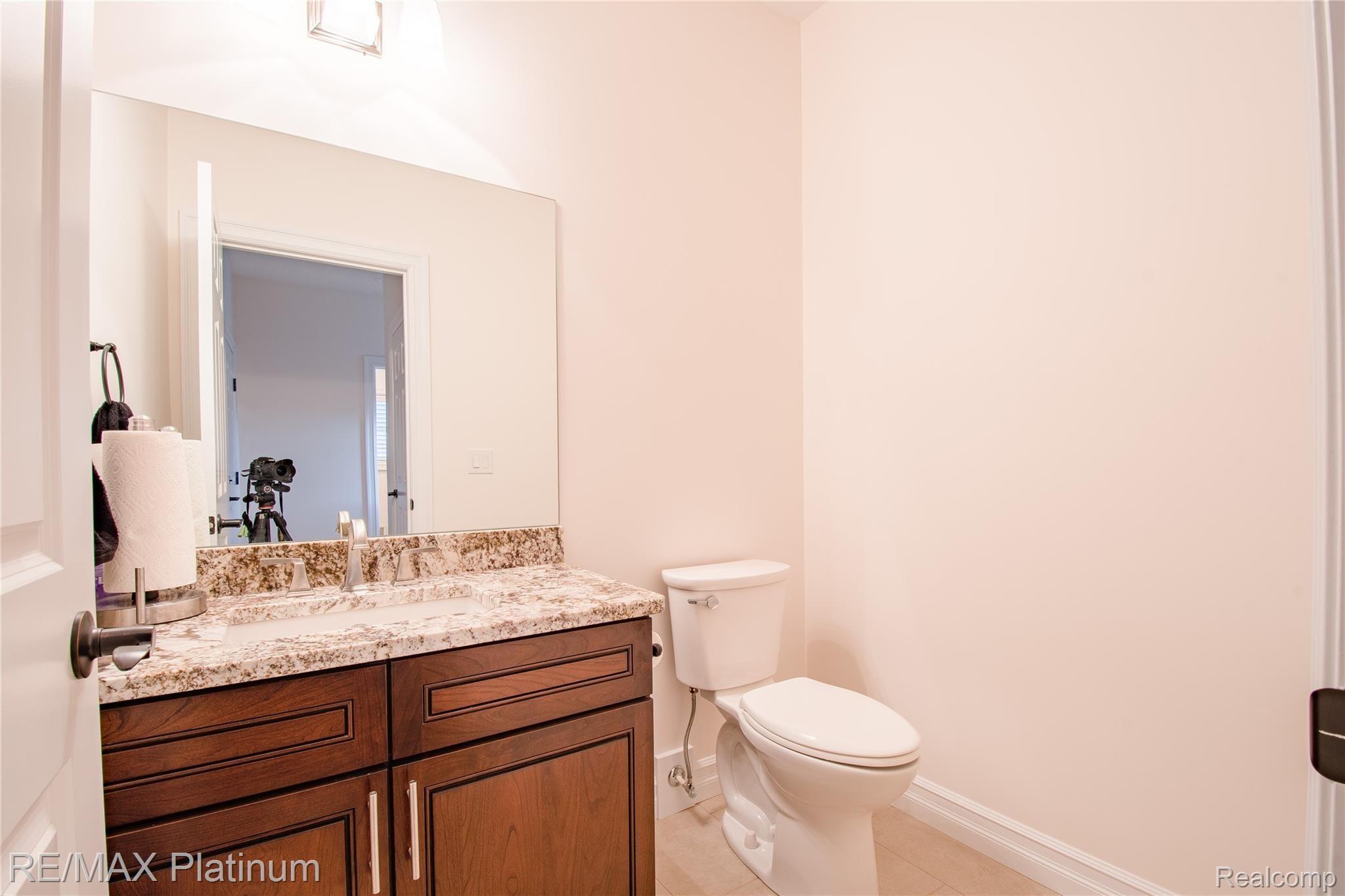 11195 Halsey Road Grand Blanc, MI 48439 - Photo 26 of 55 11195 Halsey HDR23.jpg