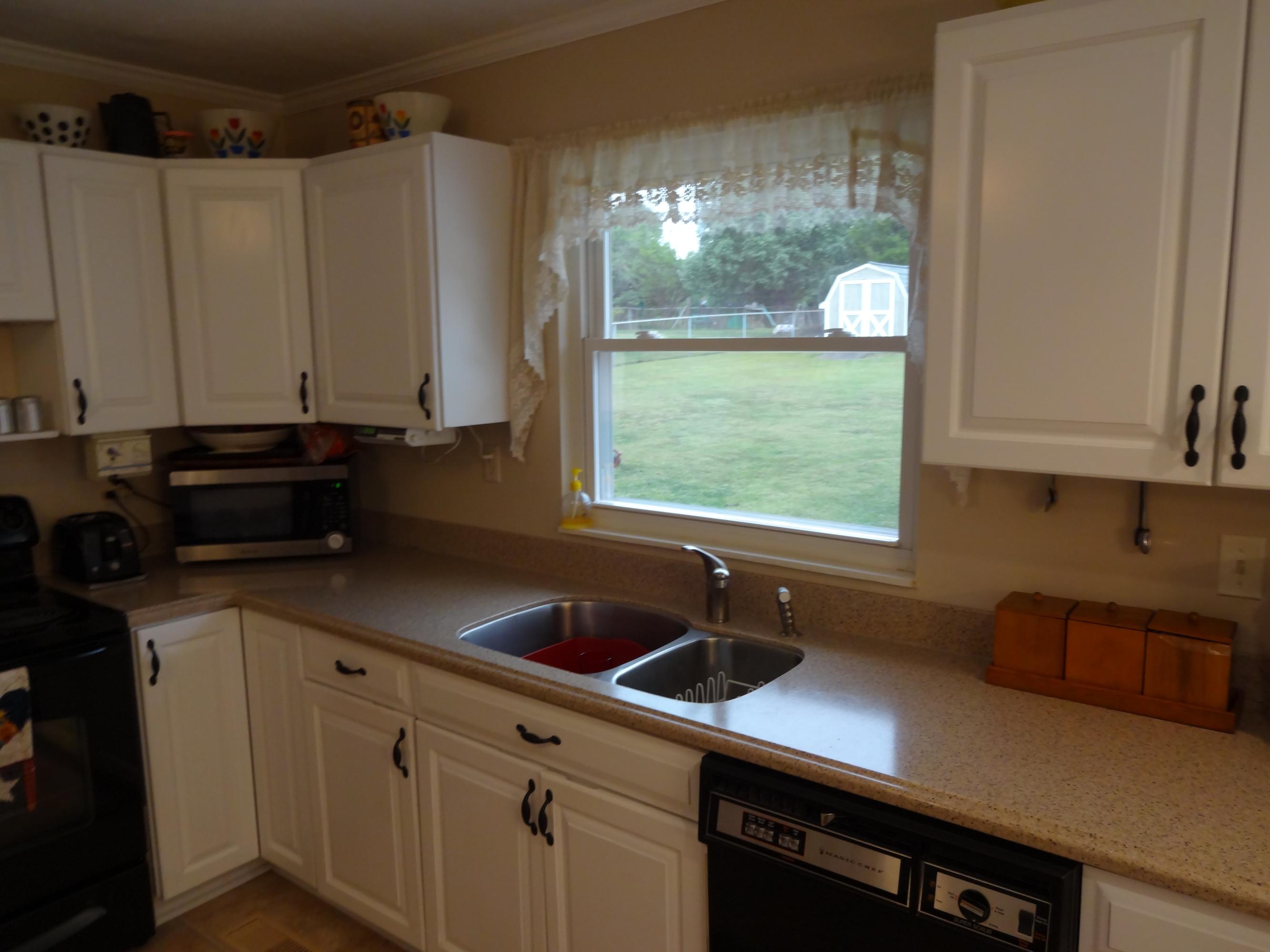 7712 Norwich Road, Unit 18 Powell, TN 37849 - Photo 15 of 34 Solid surface countertops