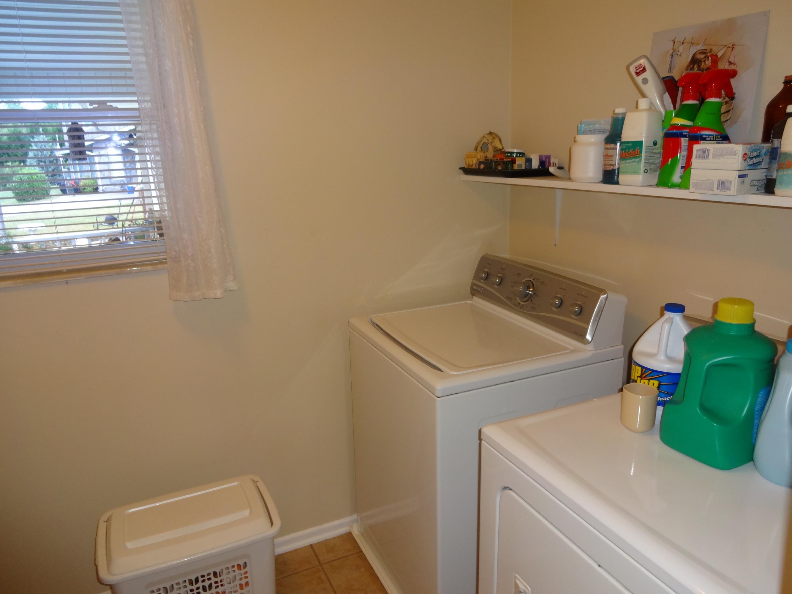 7712 Norwich Road, Unit 18 Powell, TN 37849 - Photo 16 of 34 8 x 11 Laundry room