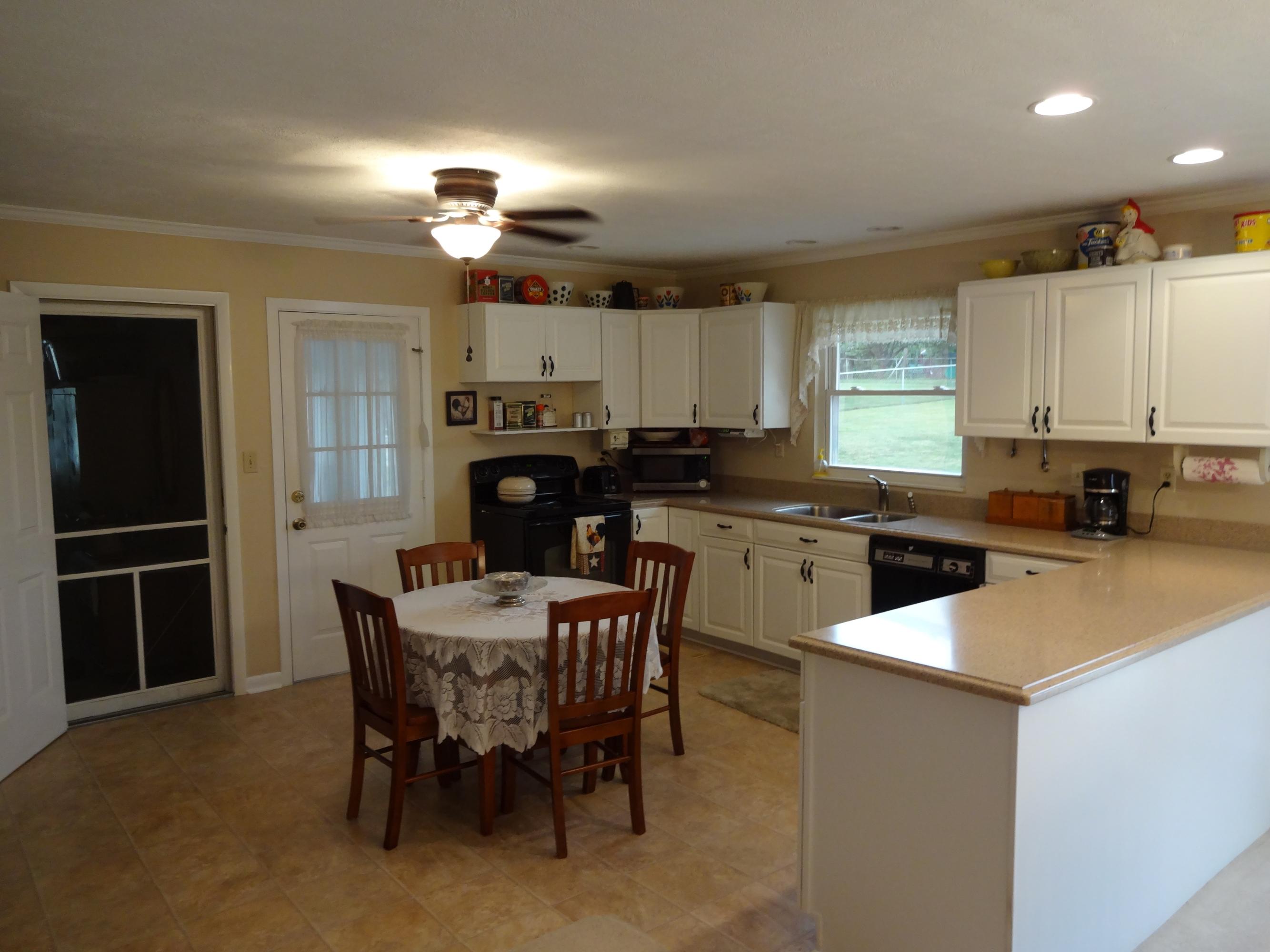 7712 Norwich Road, Unit 18 Powell, TN 37849 - Photo 3 of 34 Large open kitchen w/pantry