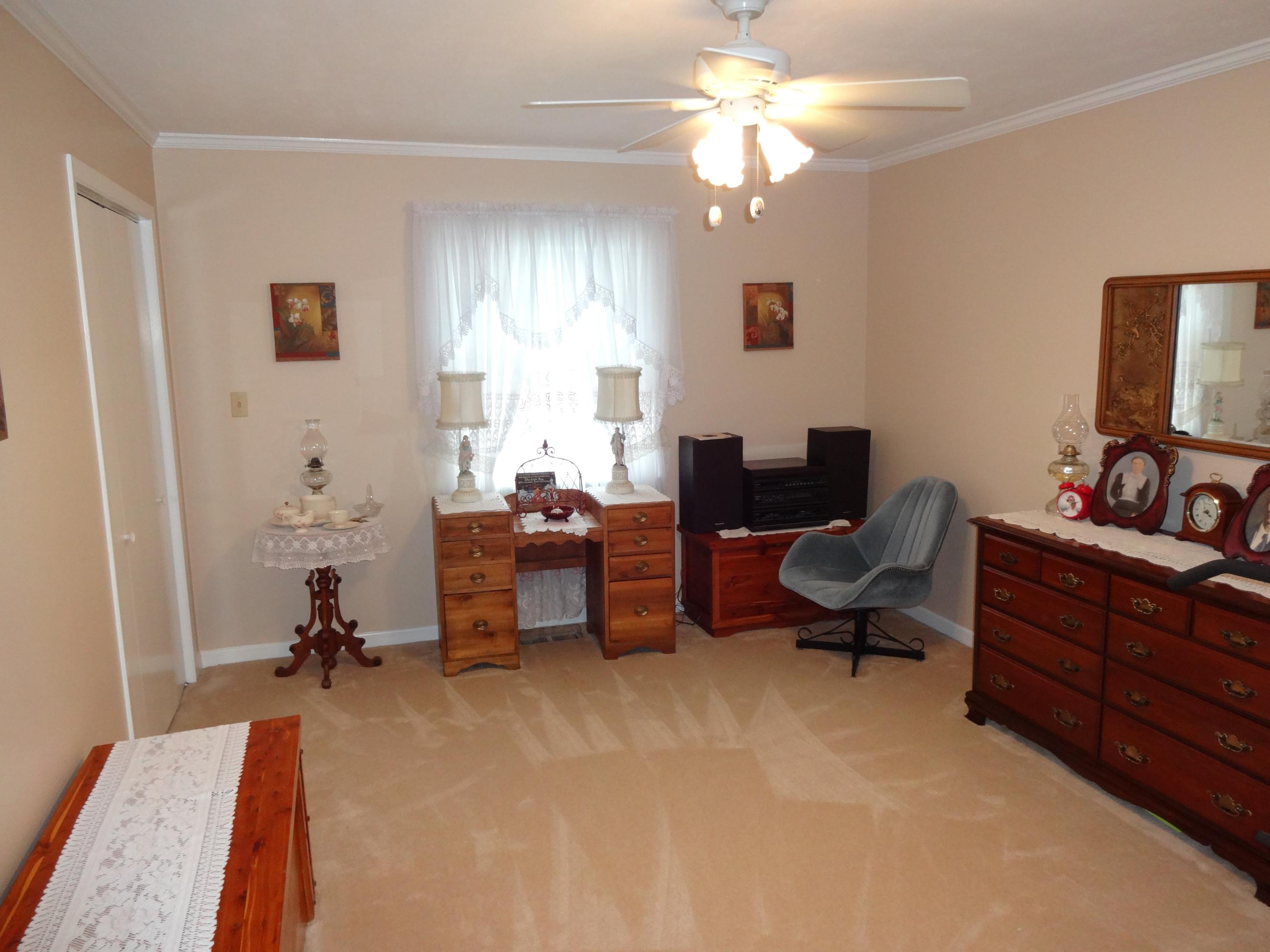 7712 Norwich Road, Unit 18 Powell, TN 37849 - Photo 23 of 34 Bedroom 2