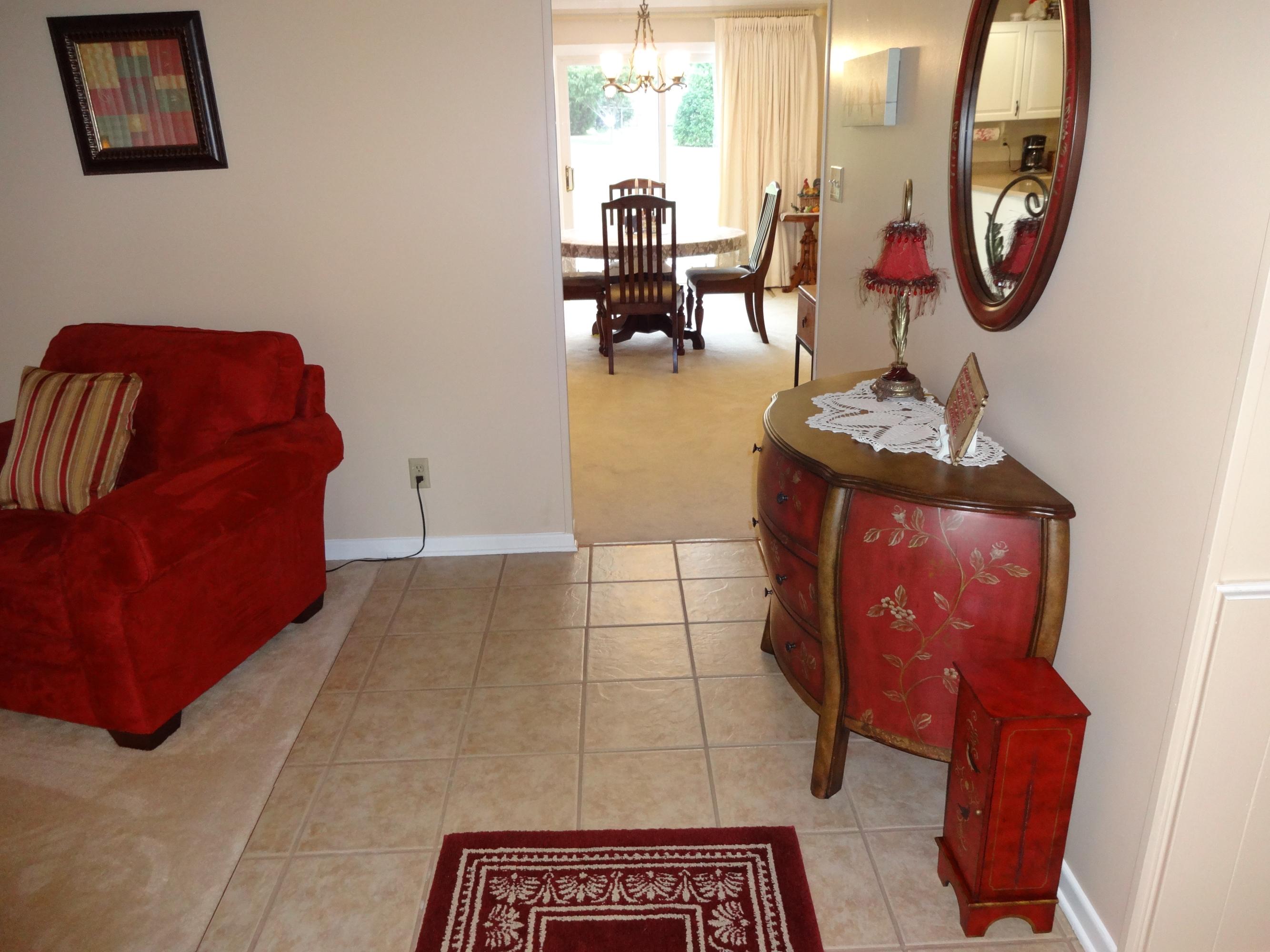 7712 Norwich Road, Unit 18 Powell, TN 37849 - Photo 10 of 34 Hallway from front door