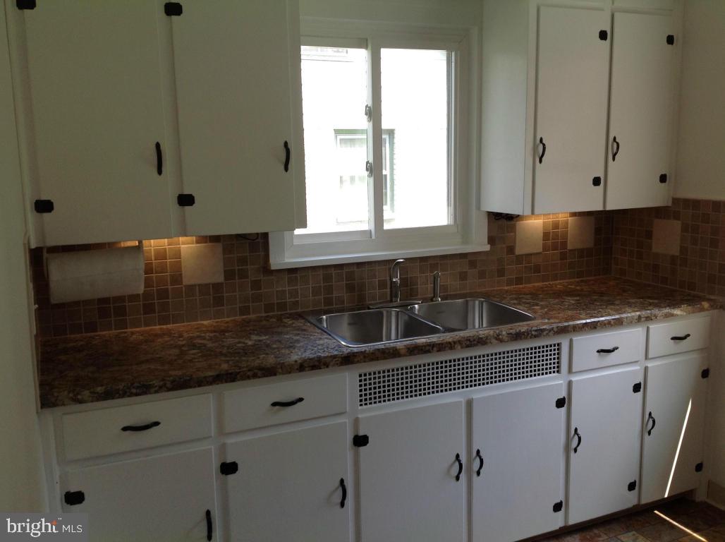 1058 Cornwall Road Lebanon, PA 17042 - Photo 6 of 25 Gallery Image 6