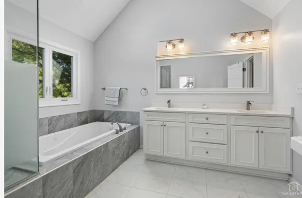 $825,000 | 3719 Falkner Drive, Naperville, IL 60564